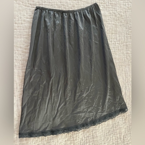 Vintage Black 1/2 Slip Skirt Lace Trim Made in USA Nylon Lingerie Approx Medium - Picture 3 of 5